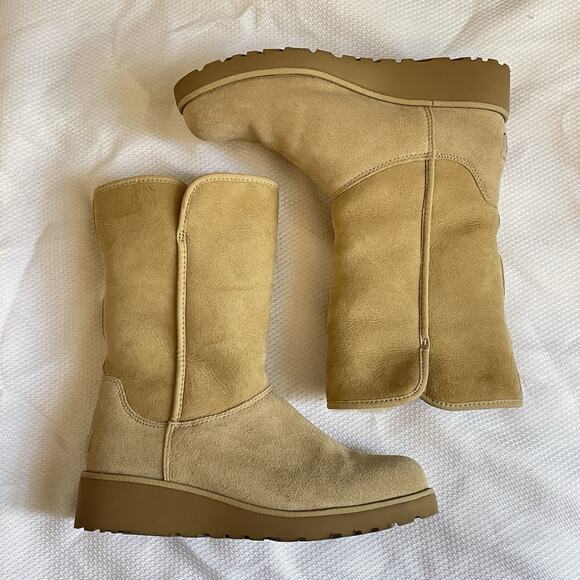 UGG Amie Wedge Suede Sheepskin Women's 6.5 Winter Snow Boots‎ Pull On Fur Lined - Picture 1 of 13